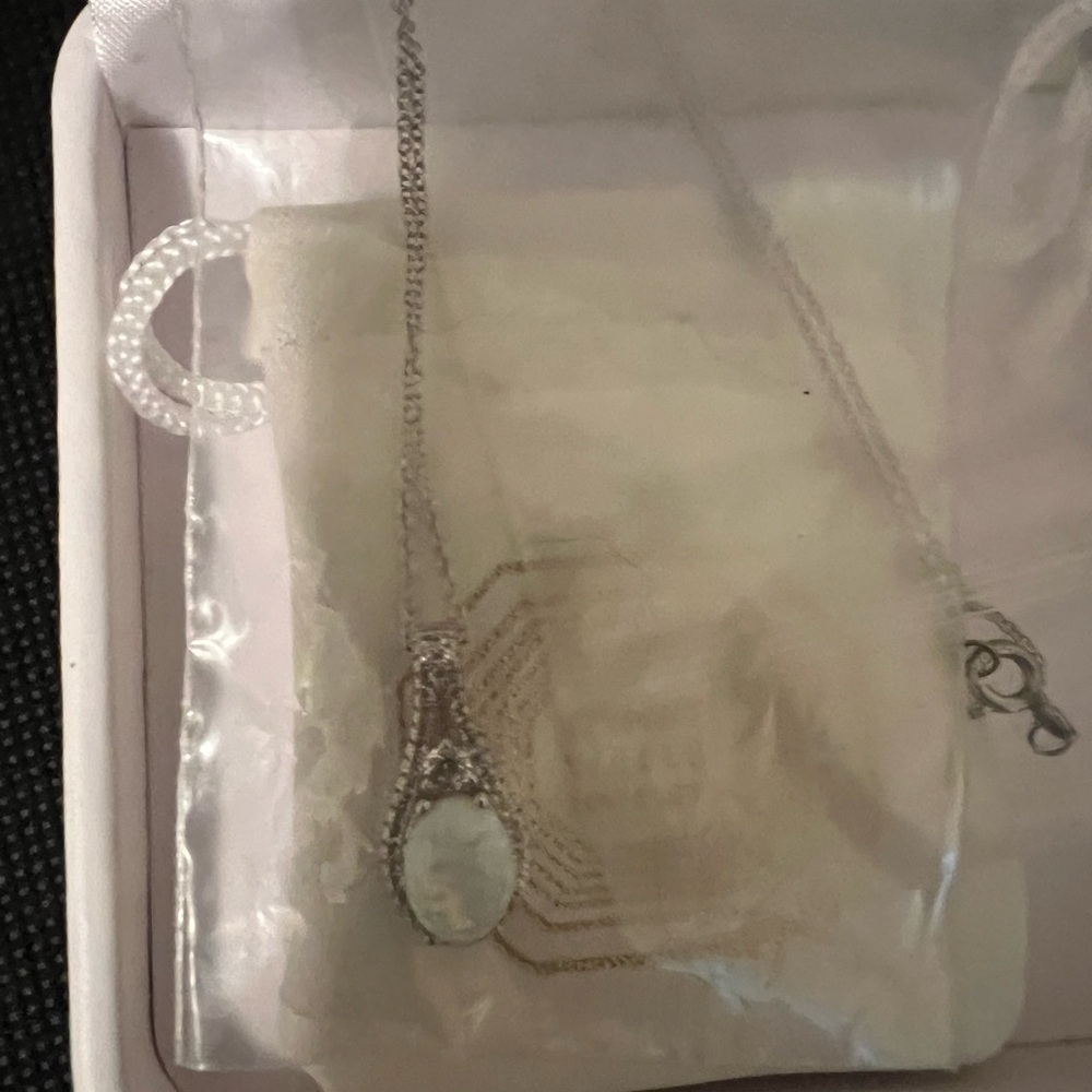 Elegant Silver Necklace with Opal Pendant Helzburgs  diamonds - Picture 4 of 4